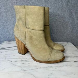 Signature L.L Bean Women’d Stacked Heel Boots Ankle Boot Beige size 7